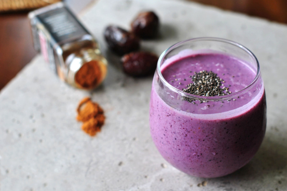 Белковый смузи с ягодами